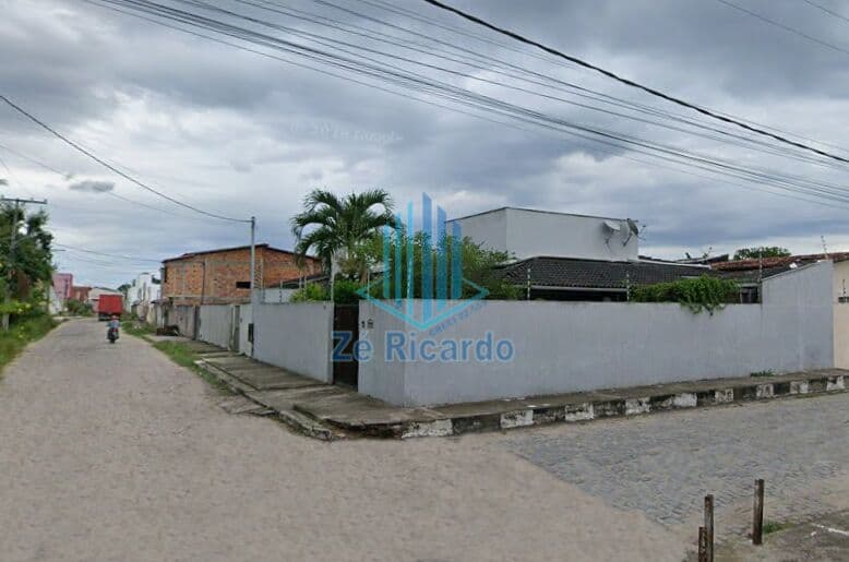 Casa Térrea 3/4 com suíte e closet na Santa Mônica 2 em Feira de Santana/BA