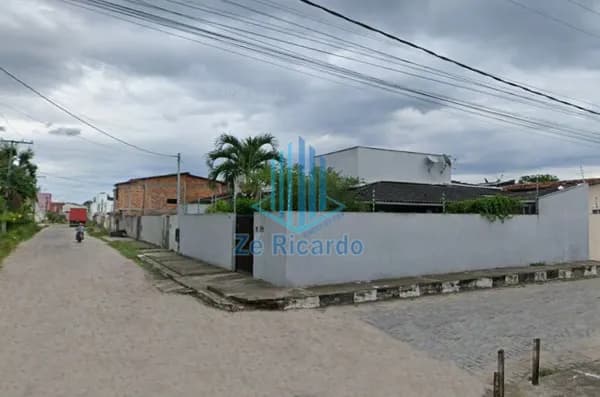 Casa Térrea 3/4 com suíte e closet na Santa Mônica 2 em Feira de Santana/BA