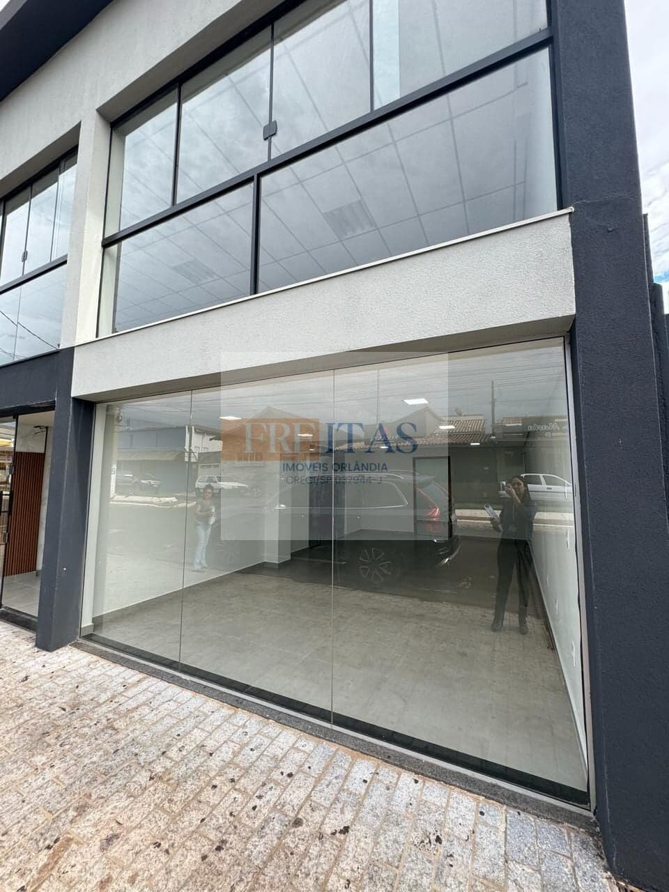 🏢✨ ALUGA-SE EXCELENTE PONTO COMERCIAL NO CENTRO DE ORLÂNDIA! ✨🏢