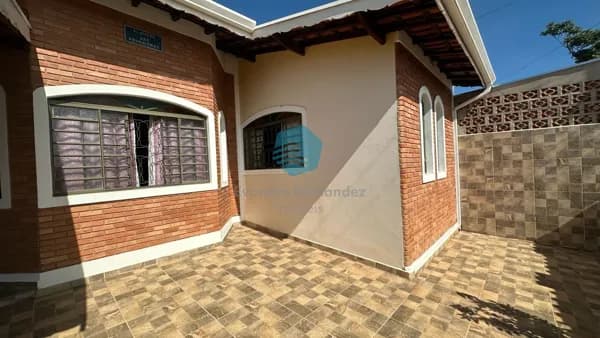 Casa à venda em São Pedro com 3 dormitórios, pomar e churrasqueira