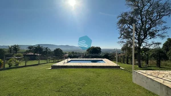 Chácara à venda em São Pedro-SP | 1.000 m² de terreno, piscina e espaço gourmet