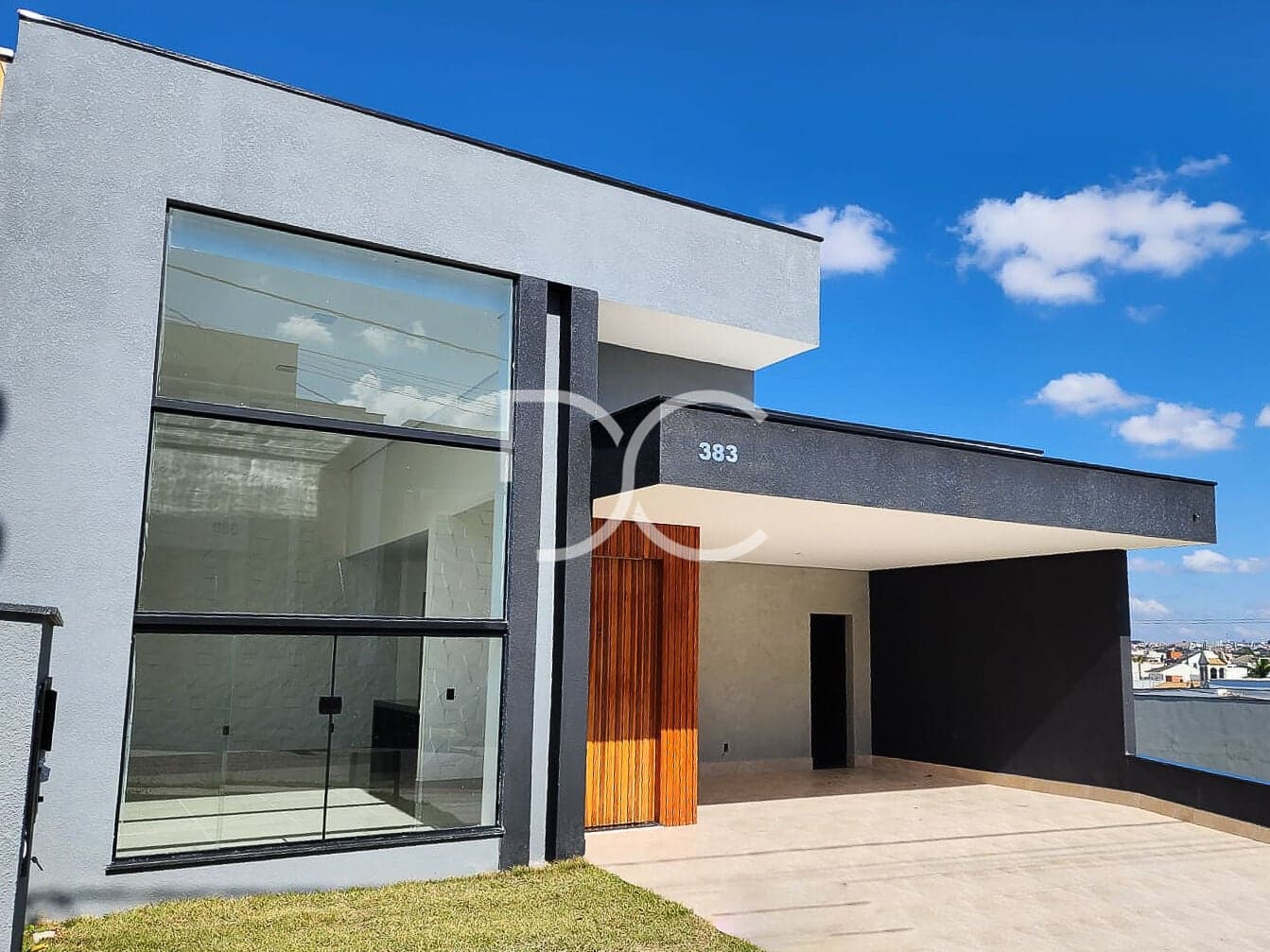 Casa Térrea Moderna AC 180 m² | AT 267 m² | 3 Suítes | 4 Banheiros | 4 Vagas | SPA