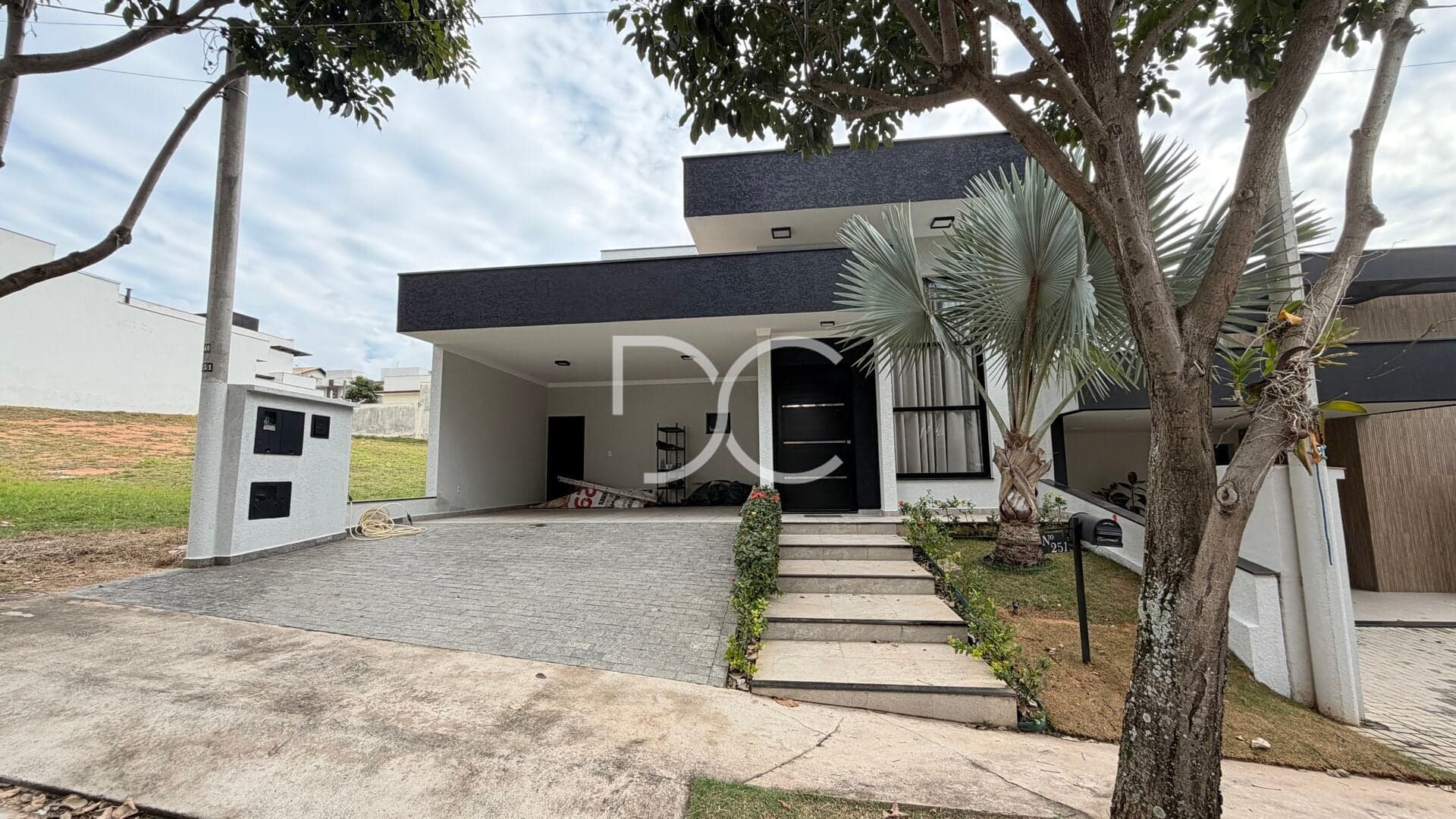 Locação Casa Térrea | AC 154m² | AT 250m² | 3 Suítes | 5 Ban | 4 Vagas