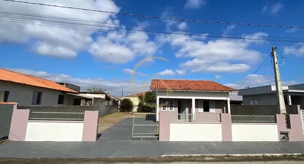 Casa com terreno amplo