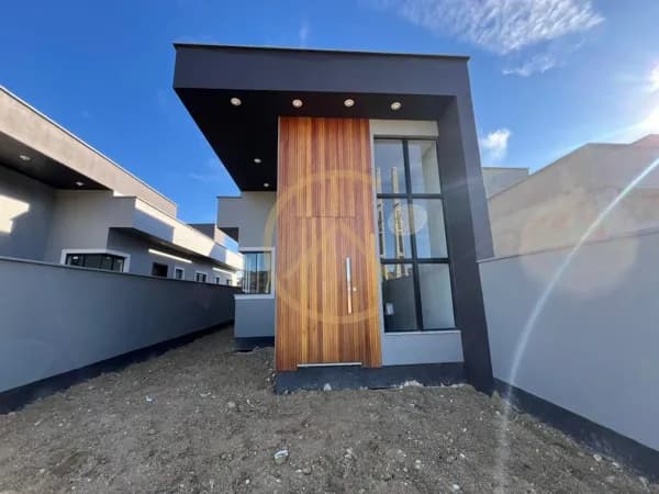 Casa Geminada com suíte