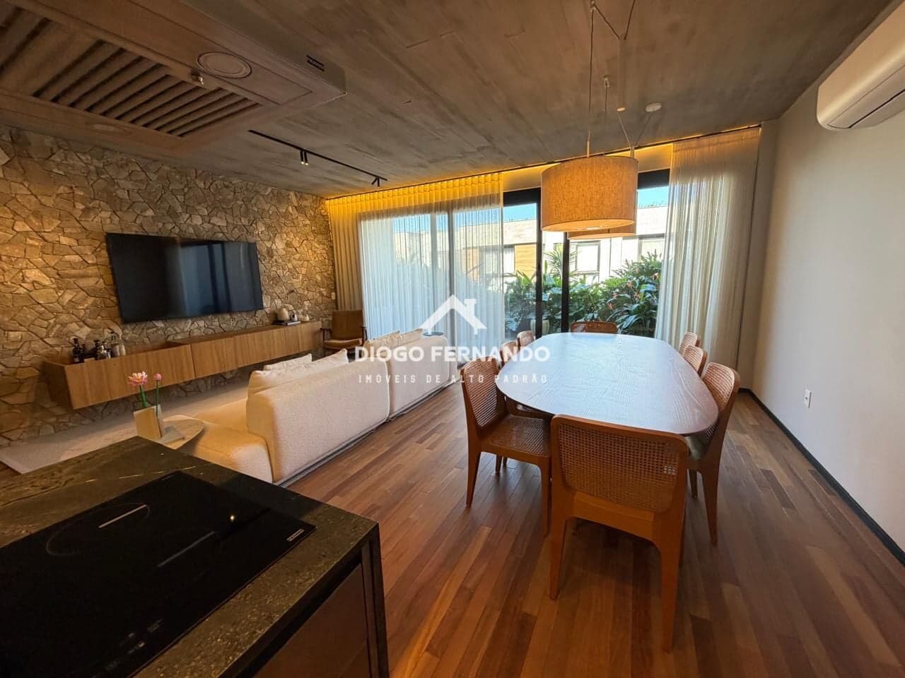 Casa Financiável de Alto Padrão no Condomínio Botanique - Lagoa da Conceição/Florianópolis