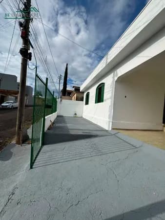 Casa em Passos - Nossa Senhora das Graças