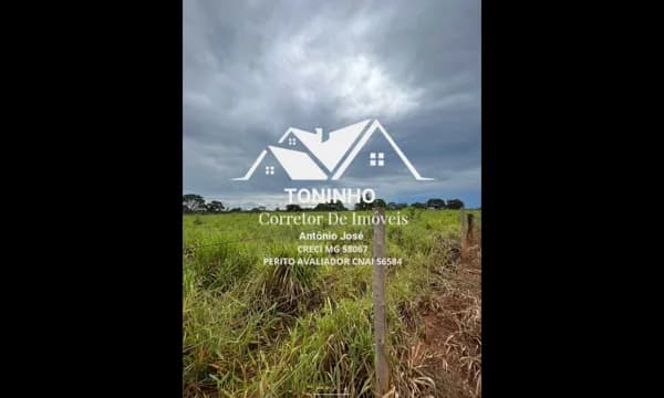 Fazenda/Sítios/Chácaras em Lagoa Grande - ZONA RURAL