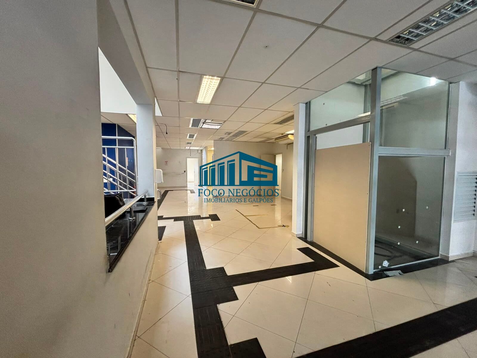 🚨🏢 OPORTUNIDADE ÚNICA PARA EMPRESAS QUE BUSCAM VISIBILIDADE, ESPAÇO E LOCALIZAÇÃO ESTRATÉGICA! 🏢🚨 ✨ AMPLO IMÓVEL COMERCIAL EM AVENIDA DE GRANDE MOVIMENTO! ✨