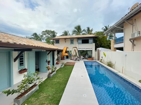 CASA 7/4 COM AREA GOURMET EM PRAIA DO FORTE
