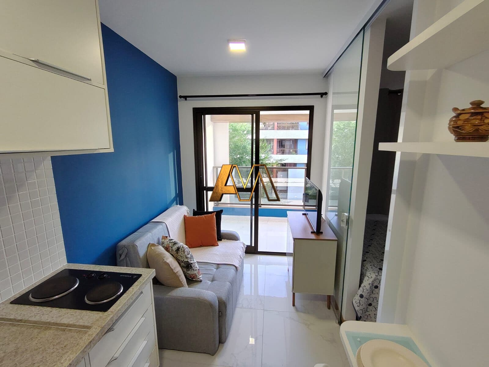 QUARTO E SALA COM VARANDA EM ARMAÇÃO
