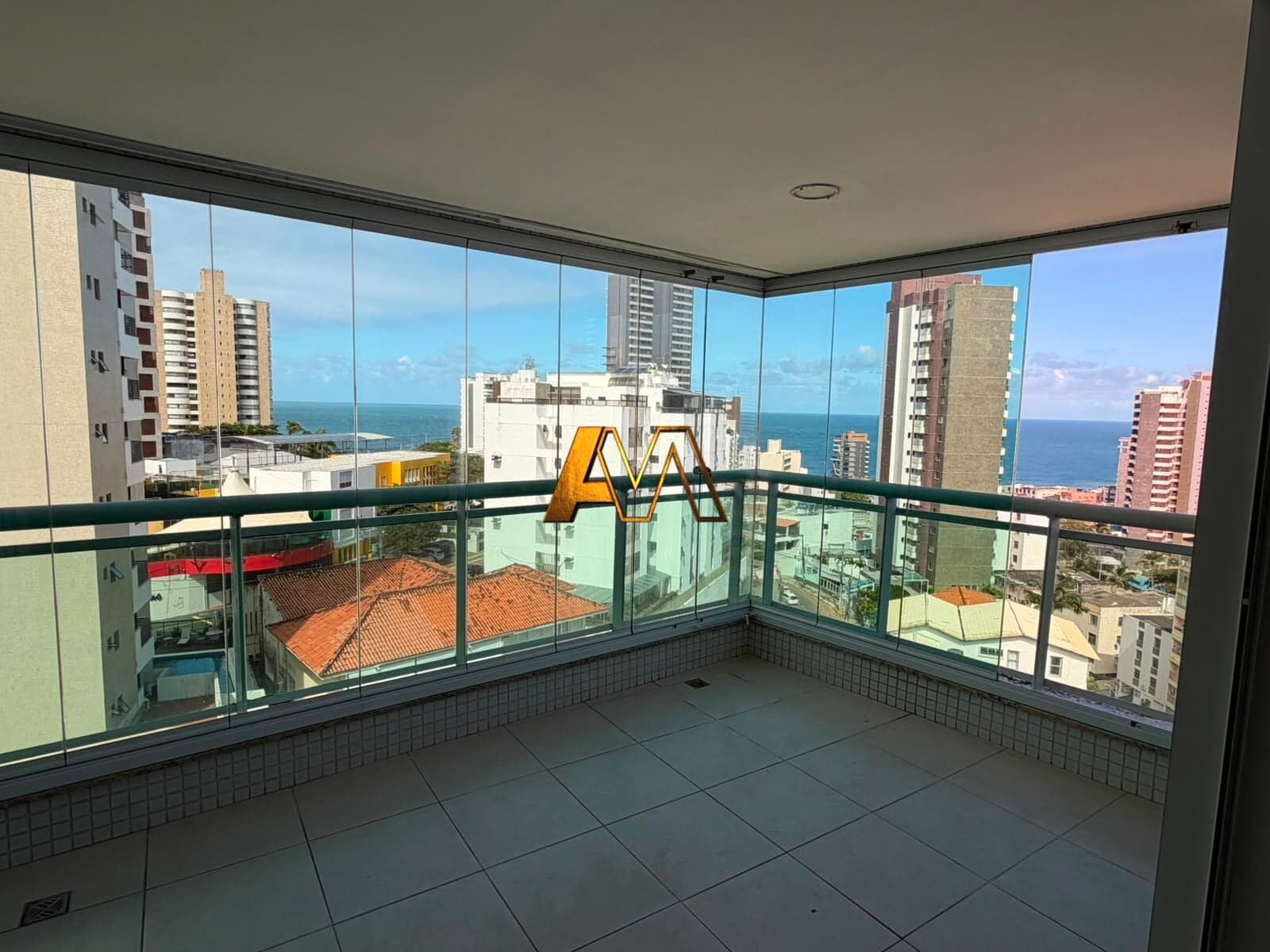 APTO QUARTO E SALA NASCENTE NA BARRA