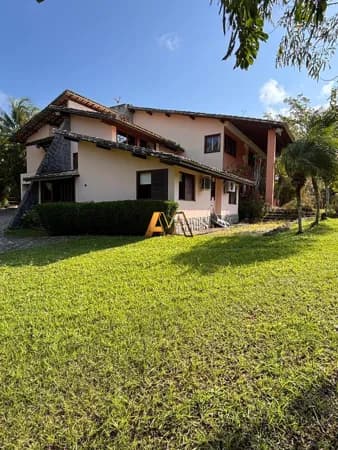 CASA 6/4 COM TERRENO AMPLO NO ENCONTRO DAS AGUAS