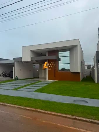 CASA 3 QUARTOS COM SALA AMPLA ALPHAVILLE TERRAS