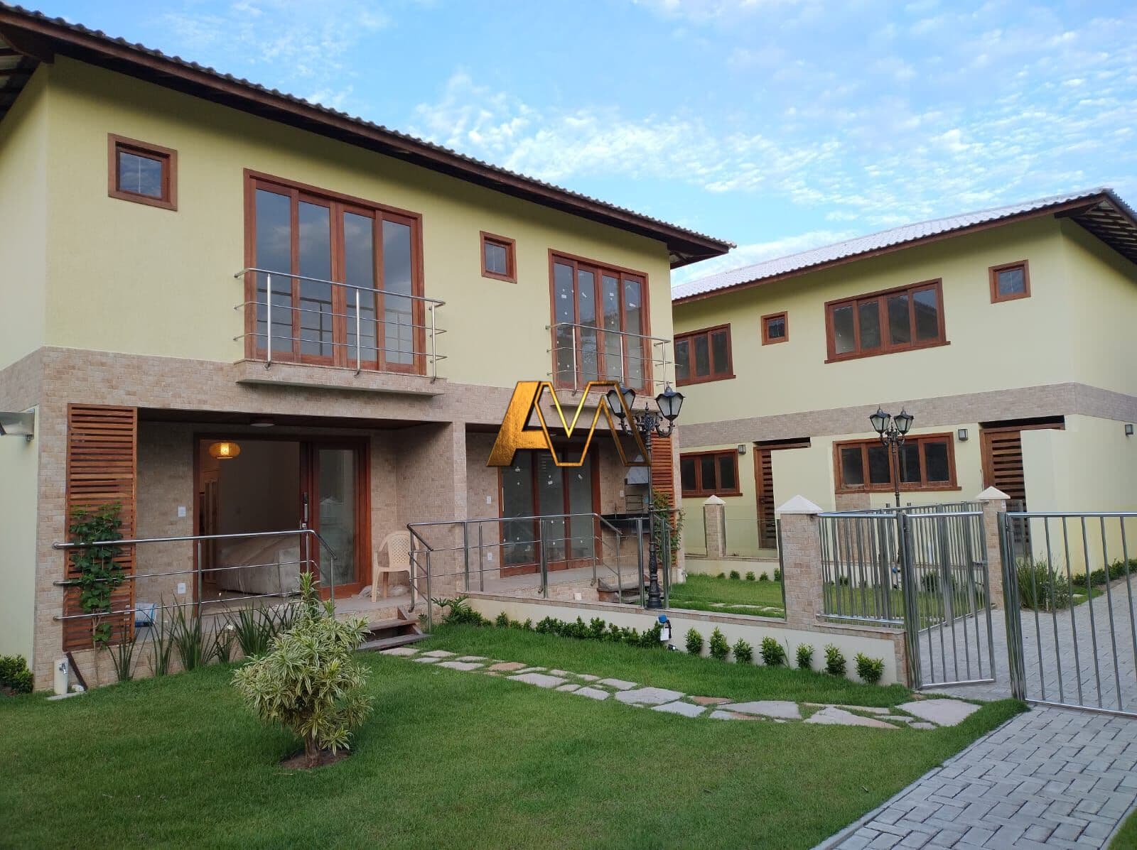 SOBRADO COM 2 SUITES EM BARRA GRANDE