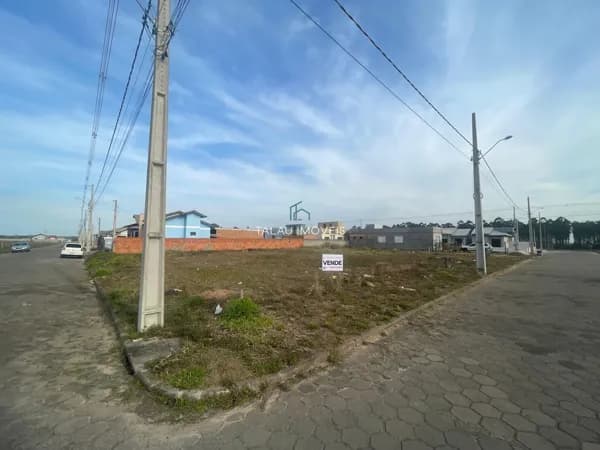 Terreno medindo 12 X 25, Localizado no Bairro Caverazinho