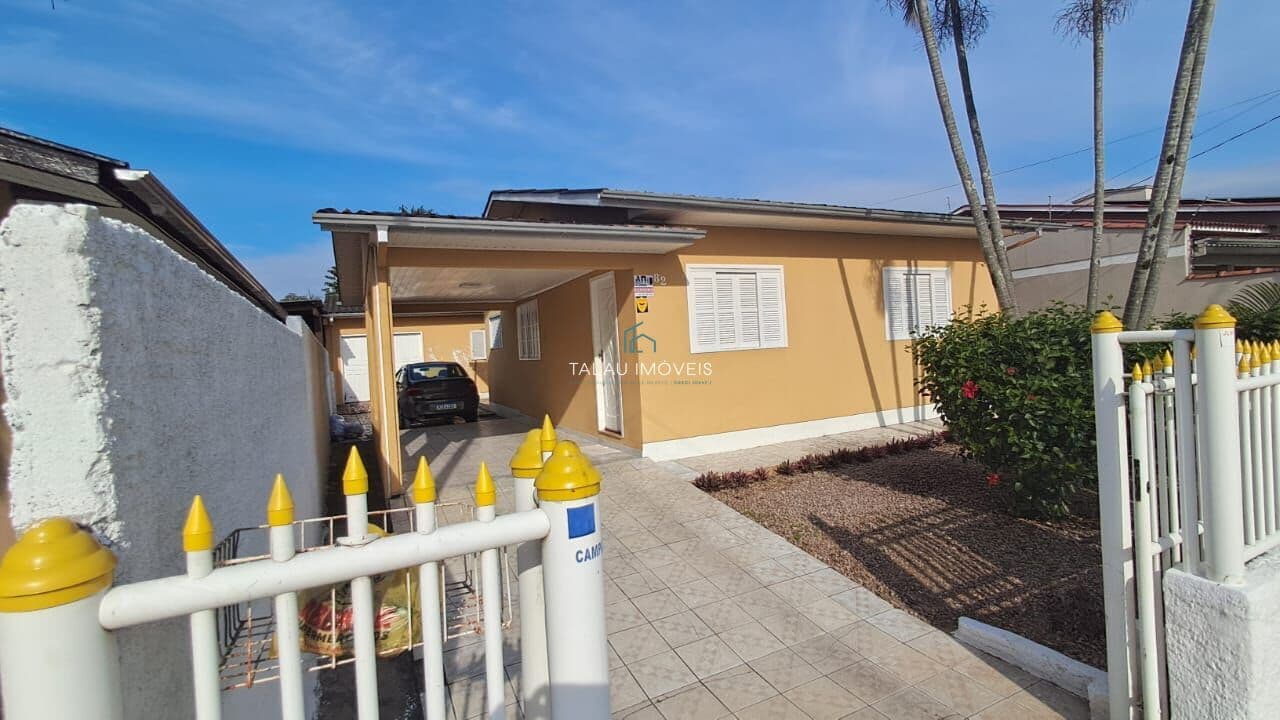 Casa no Bairro Urussanguinha pronta para morar