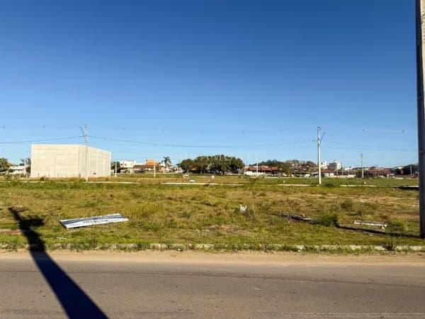 Terreno 396m² no Villaggio da Pedra, acesso à SC-370