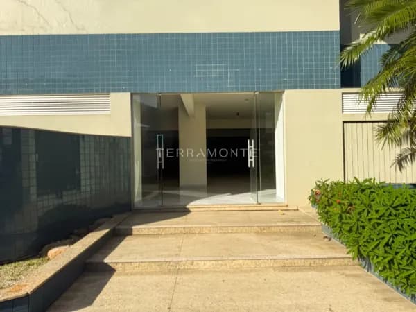Sala comercial 180m² próxima à Unisul, excelente valor