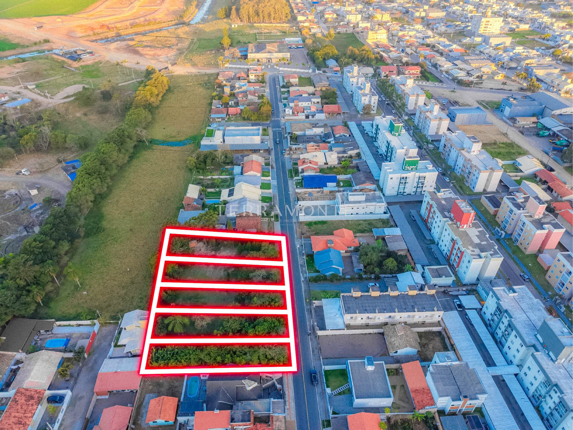 Terrenos de 496 m² no Parque das Palmeiras