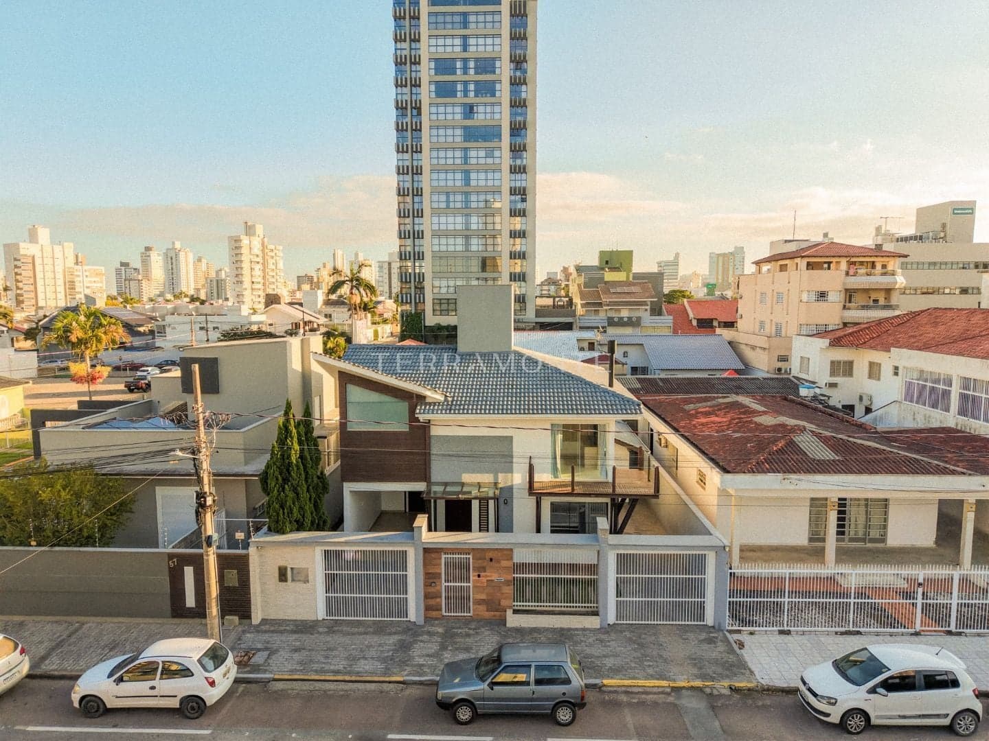 Casa moderna na Vila Moema, a poucos passos do Farol Shopping