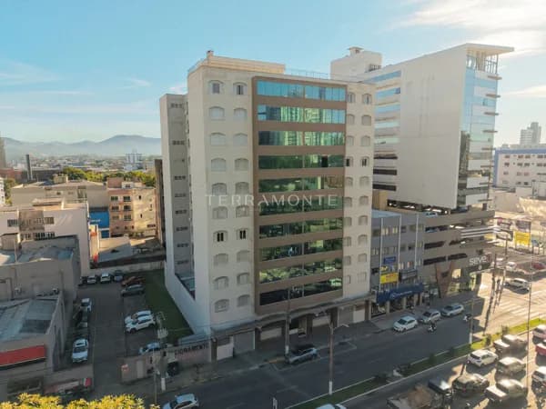 Apartamento amplo no Centro com 144m² e 4 quartos