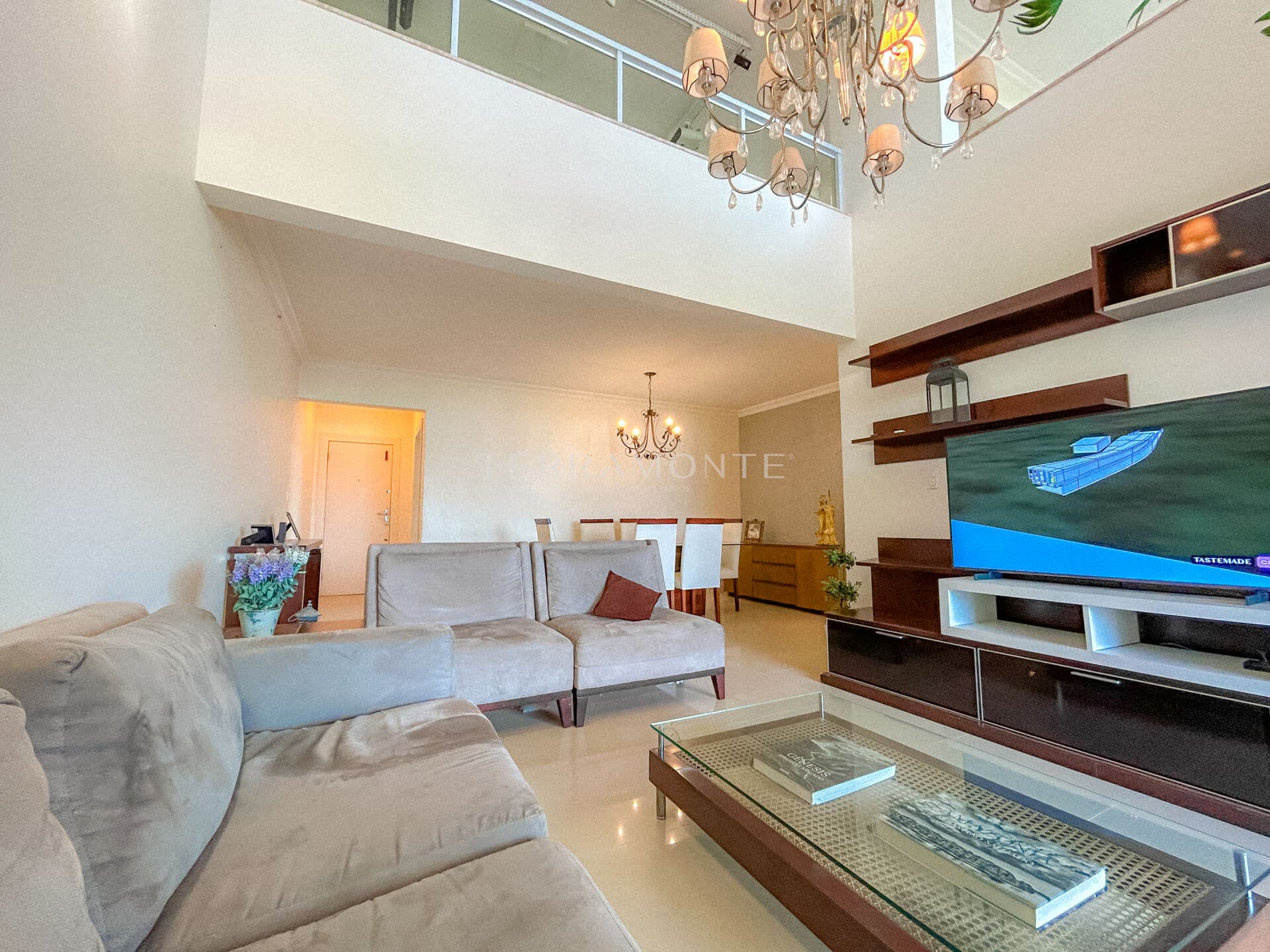 272 m² privativos com 3 suítes no Residencial Minas Gerais