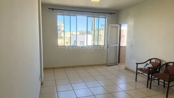 Apto 95m² no Centro com Potencial Incrível - Residencial Leonardo