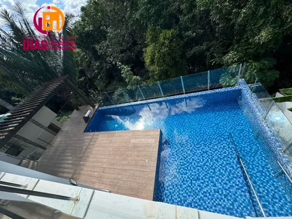 Alugo Casa Duplex no Alphaville I com 590m2, 5/4 todos suítes, piscina, cinema, Salvador t vc