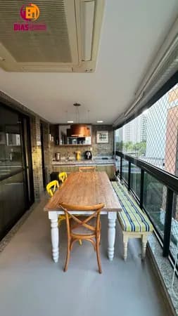 Vendo Apartamento com 83m2 em Alphaville com varanda gourmet, 2/4, sendo 01 suíte, dependência, 1 vaga, infraestrutura - Alphaville I - SSA/BA.