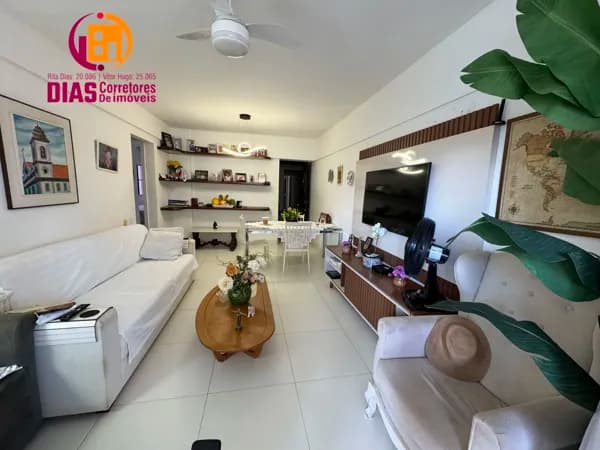Vendo excelente Apartamento nascente total com 80m2, varanda, sala ampla, 2/4, banheiros, 2 vagas soltas, elevador- Costa azul