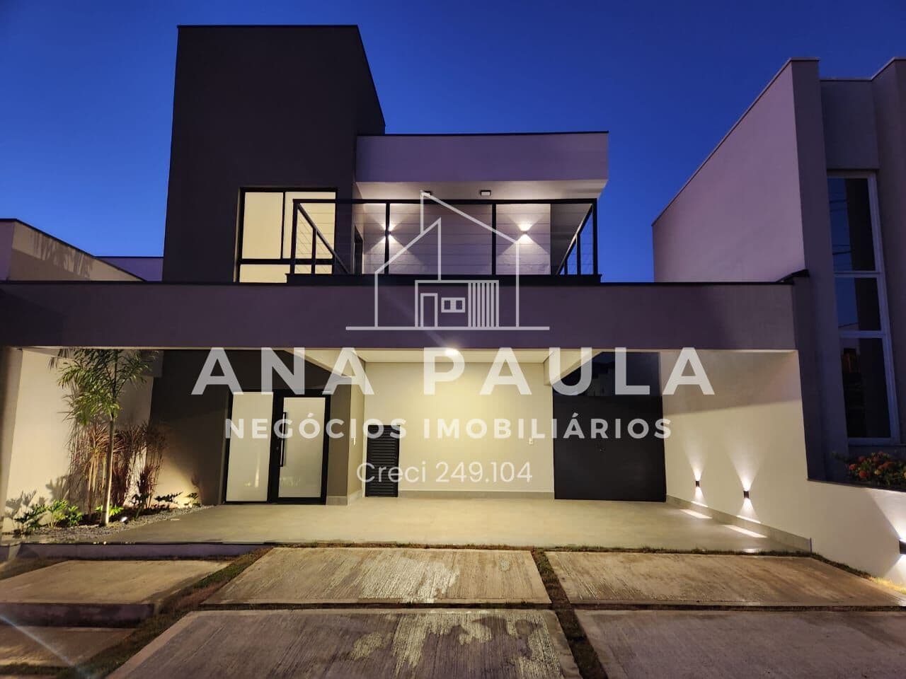 Sobrado Alto Padrão em Condomininio - Venda