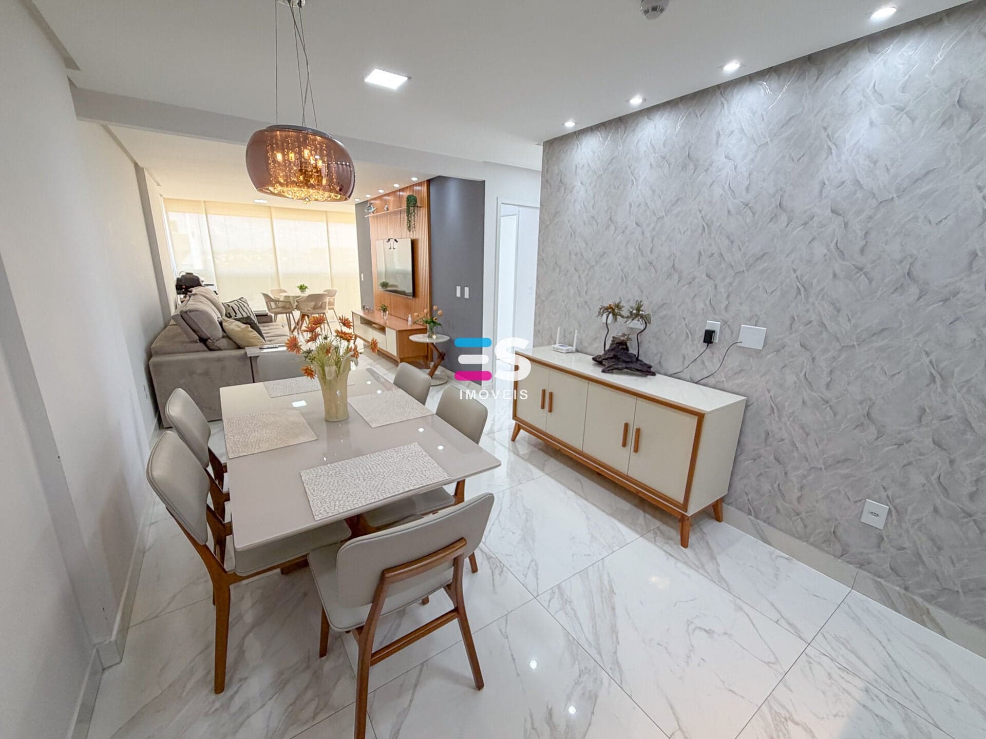 Apartamento de 2 quartos sendo 1 suíte, novo, com duas vagas de garagem e área de lazer na Praia do Morro