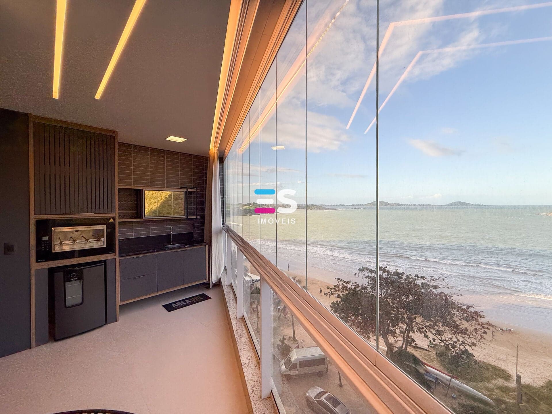 Apartamento novo de 3 quartos com suite de frente para o mar e uma excelente área de lazer