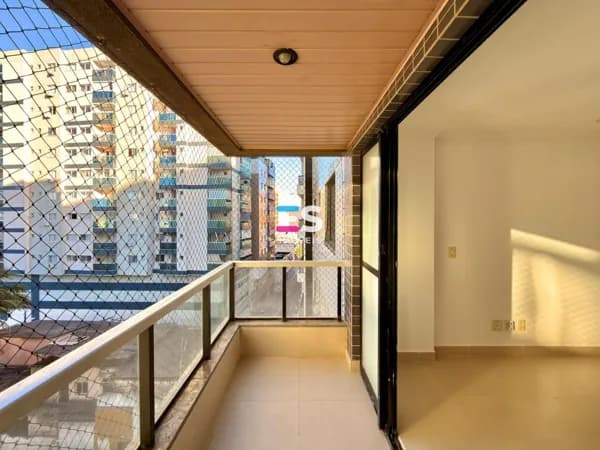 APARTAMENTO DE 3 QUARTOS SENDO 1 SUÍTE, DCE E VAGA DE GARAGEM NO CENTRO DE GUARAPARI-ES