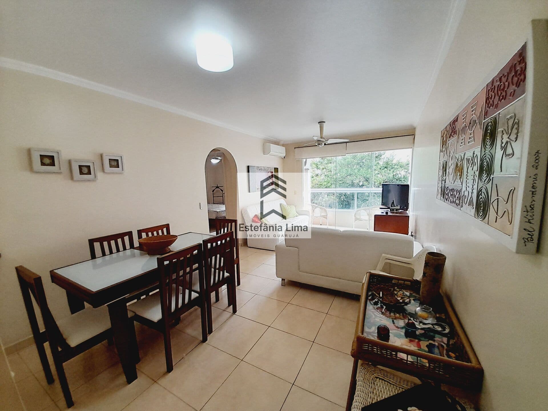 Apartamento em Pitangueiras com Vista ao Verde