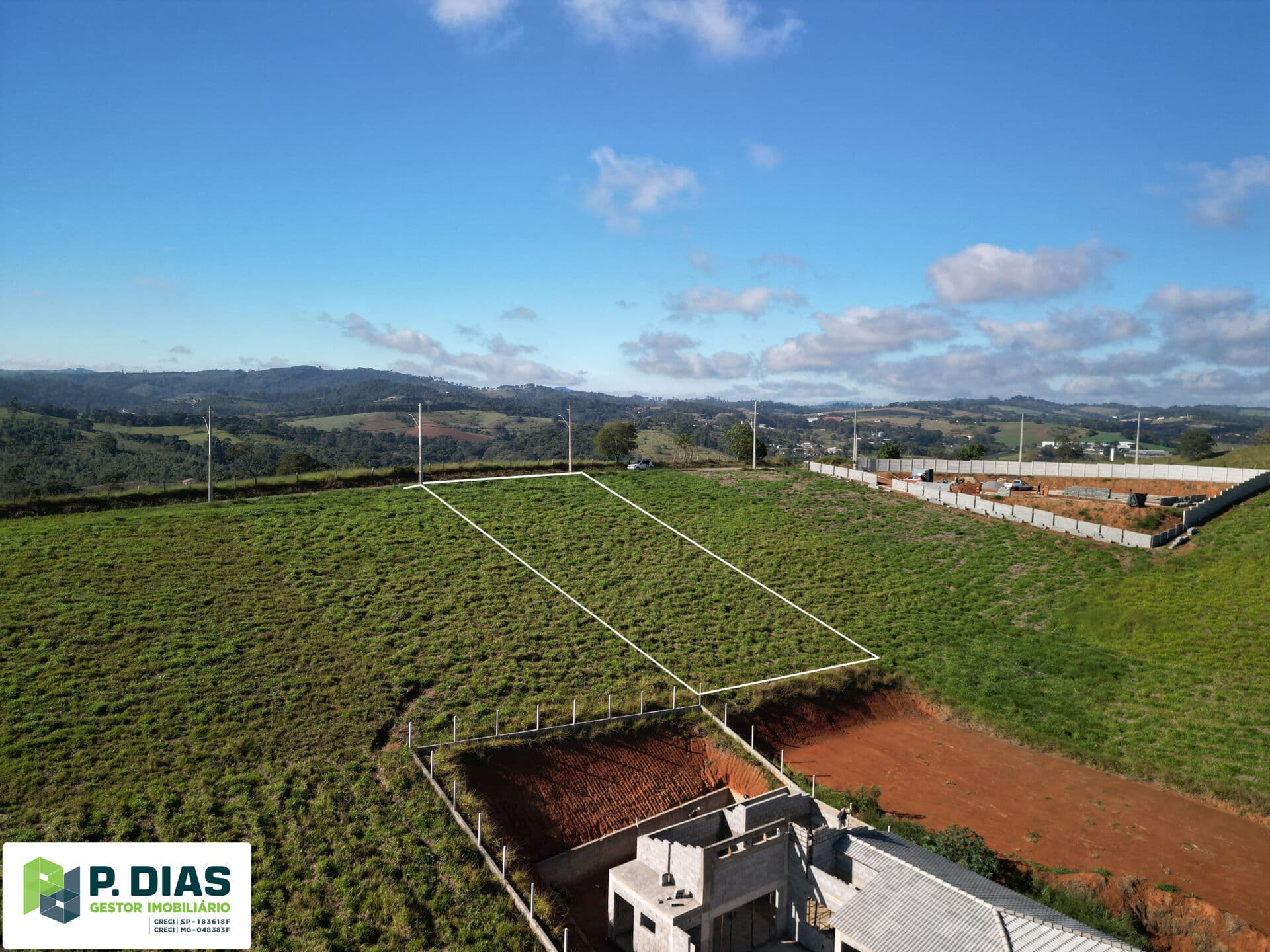 Seu Refúgio no Interior: Terreno com Vista Deslumbrante em Pinhalzinho, SP