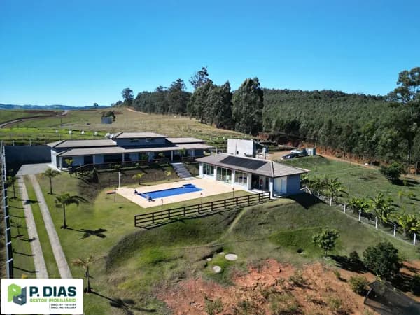 Seu Refúgio Particular: Chácara Estilo Pousada em Pedra Bela, Interior de SP