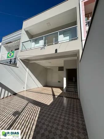 Sobrado com Excelente localização em Socorro, Interior de SP.