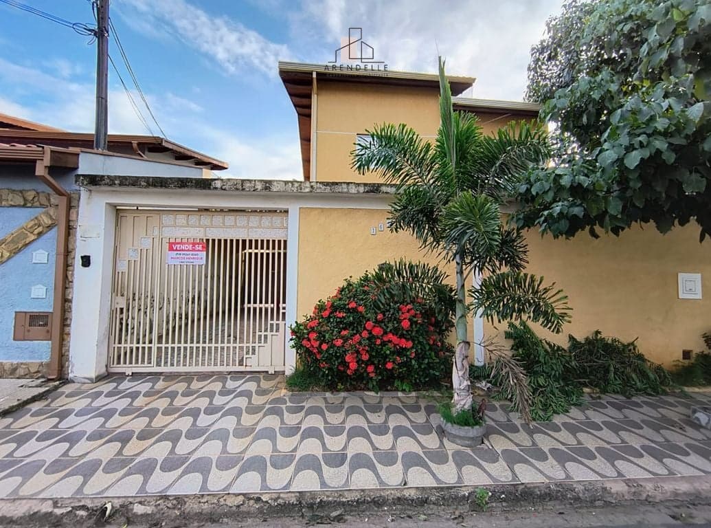 Sobrado à venda com 3 dormitórios no Jardim Ricardo em Hortolândia-SP