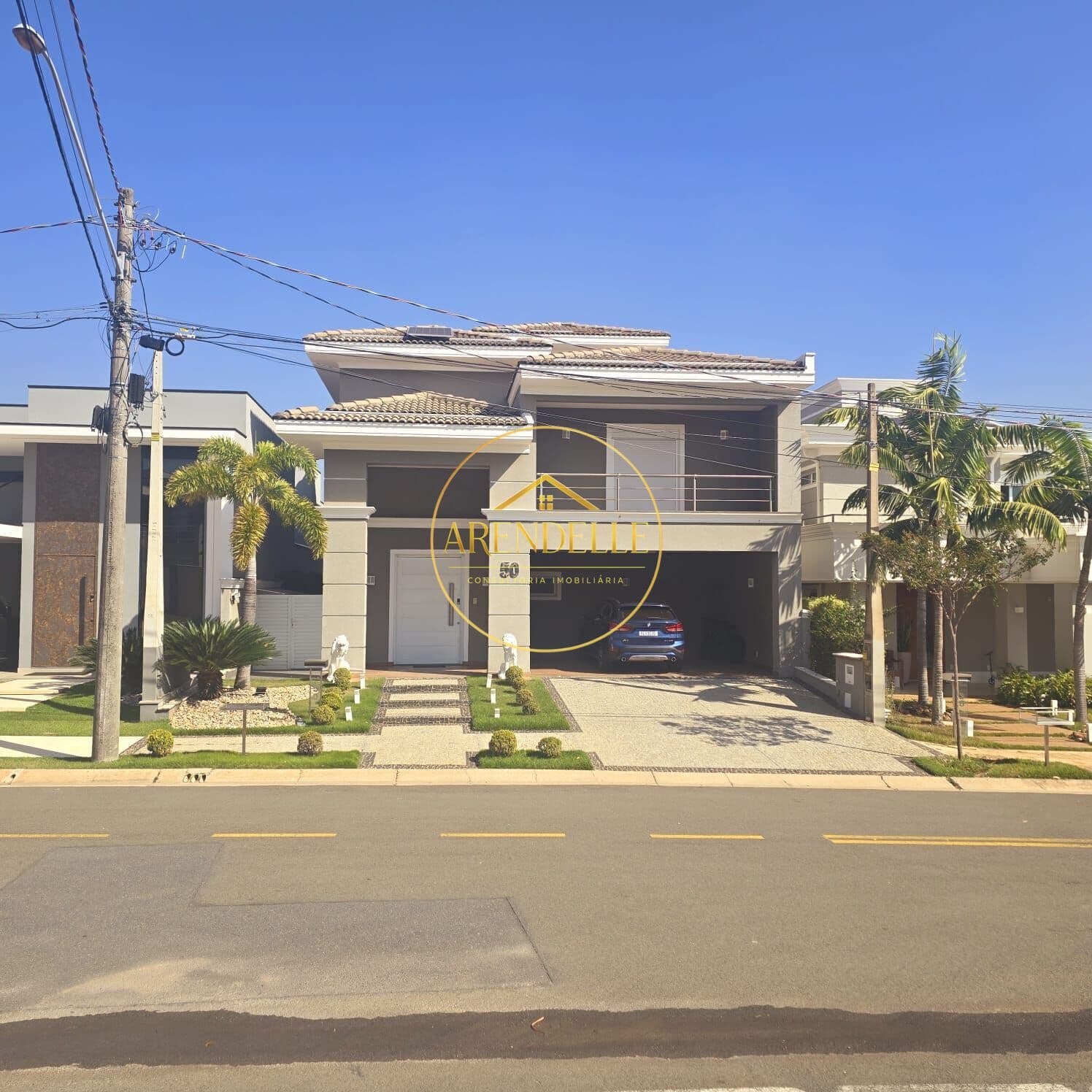 Casa de alto padrão à venda com 3 suítes no Swiss Park em Campinas-SP