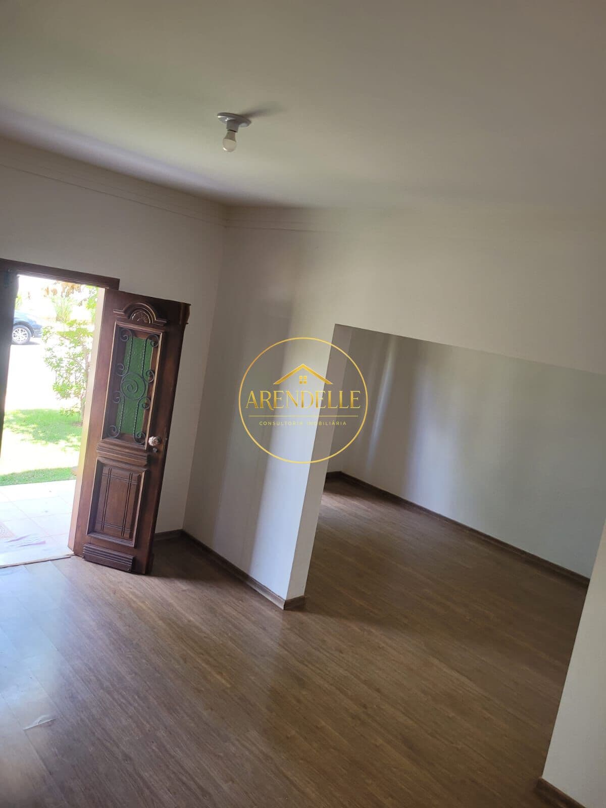 Casa de alto padrão para locação com 5 dormitórios no Swiss Park em Campinas-SP