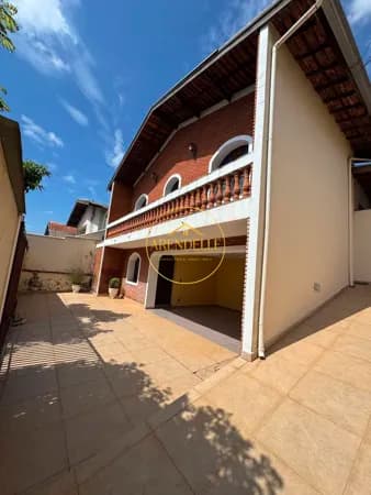 Casa de alto padrão à venda no Jardim Carlos Lourenço em Campinas-SP