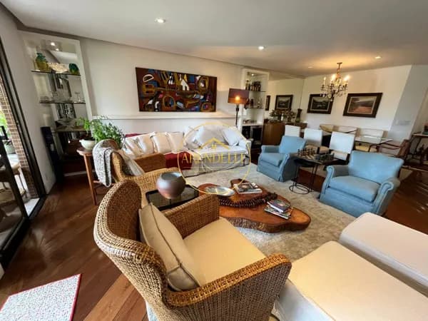 Apartamento Alto Padrão em Cambuí, Campinas/SP