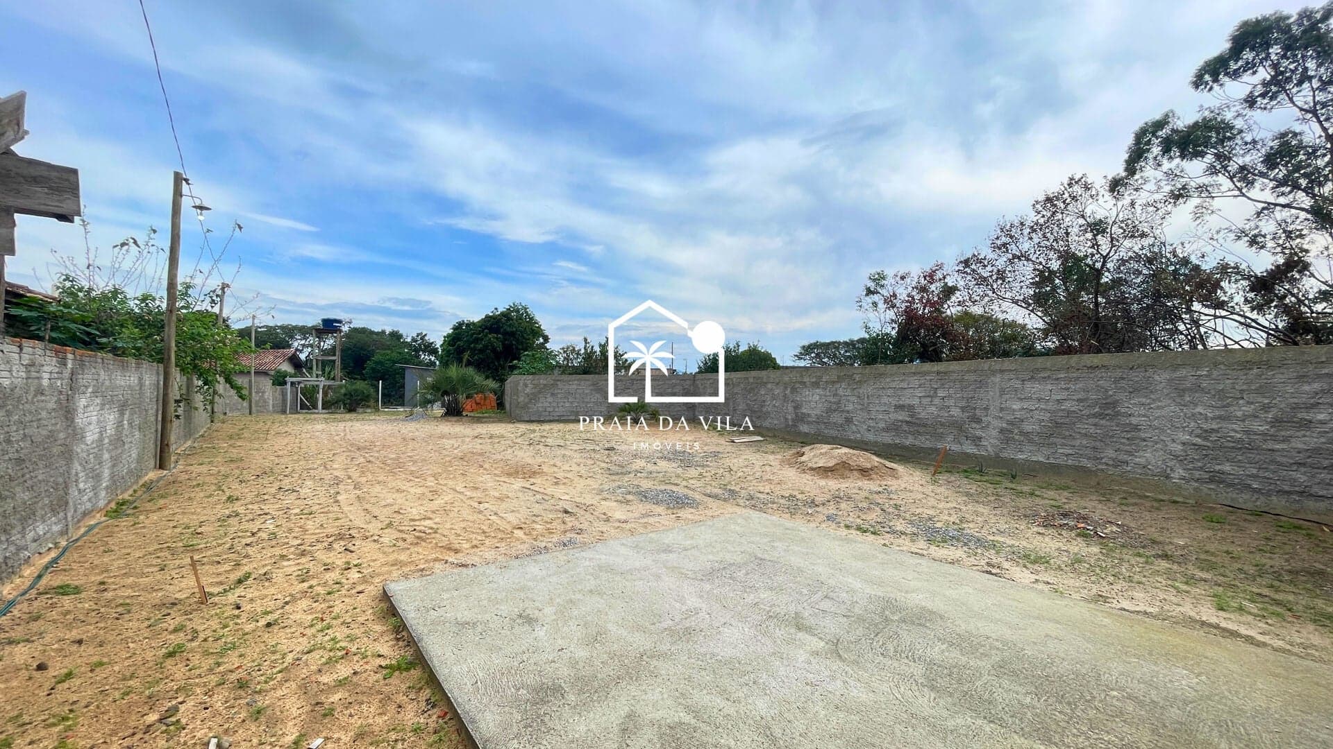 Terreno Murado com 640m² Ideal para Construção ou Investimento