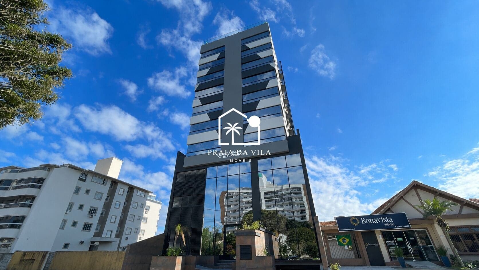 Apartamento no Centro de Imbituba a 550m da Praia da Vila com Infraestrutura Completa