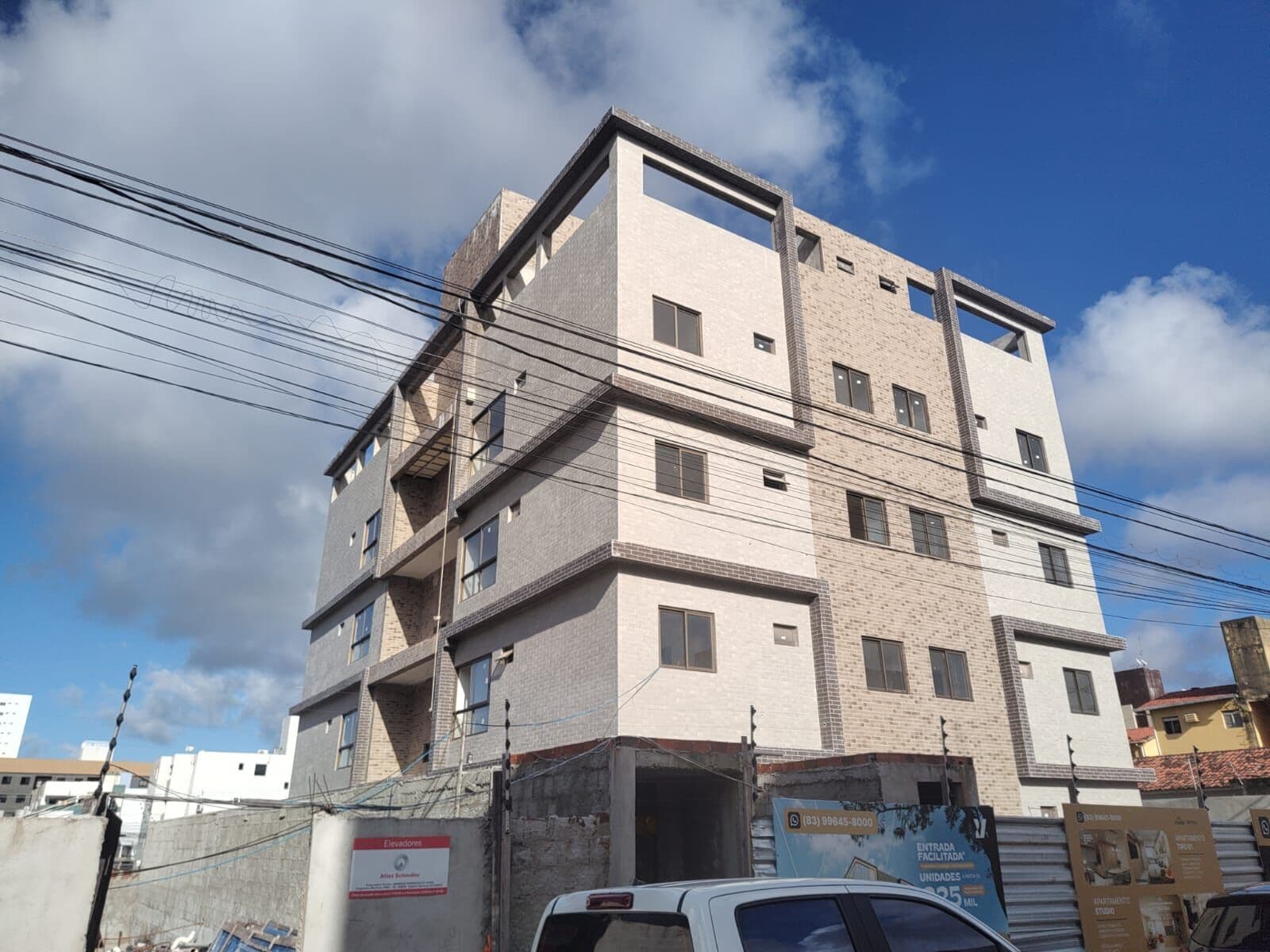 Lindo e moderno, entre a Unipê e a UFPB