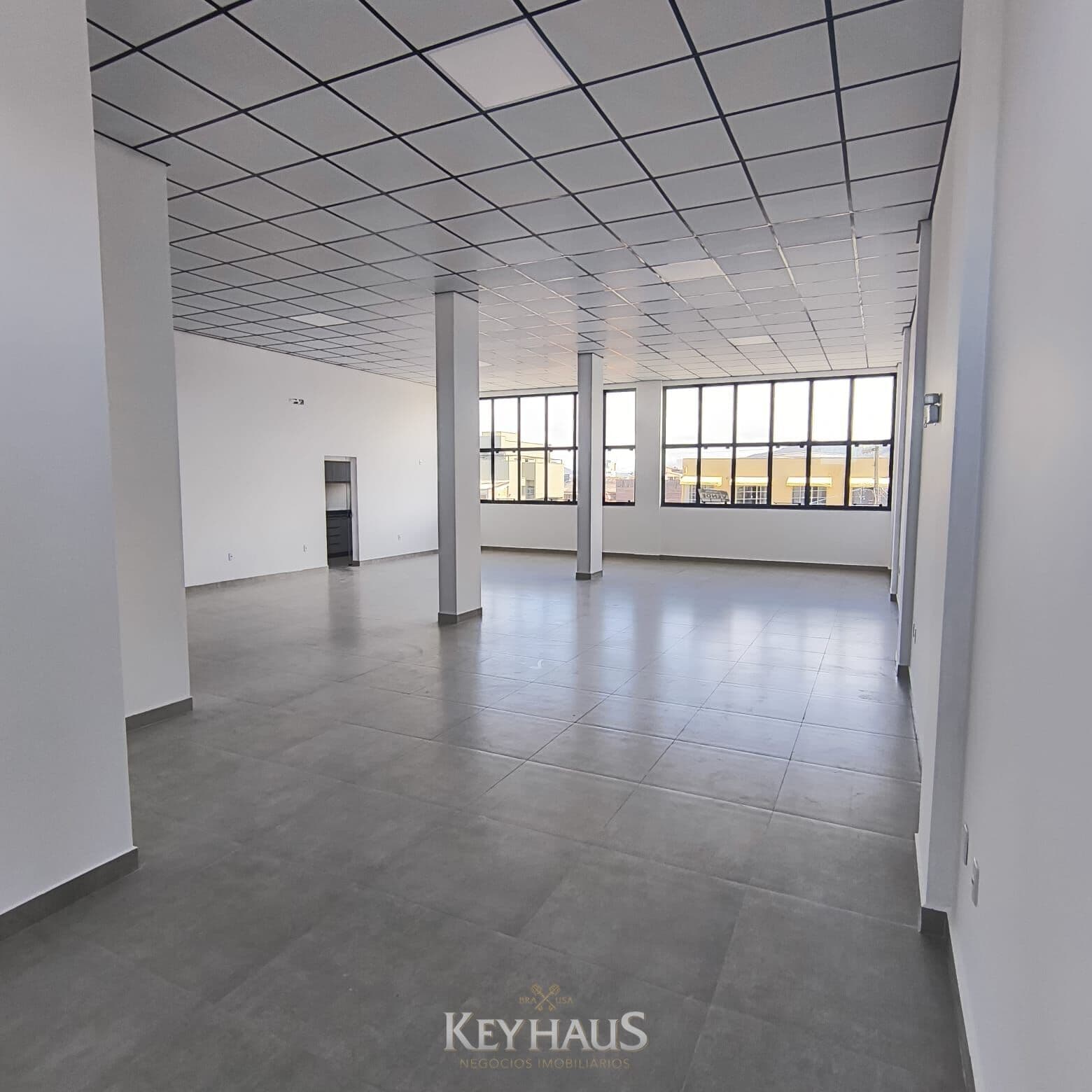 Sala Comercial no 2º Piso | Av. Campos Novos - Itajaí - SC