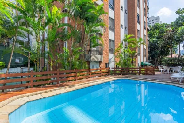 Apartamento Vila Nova Conceição reformado vista livre