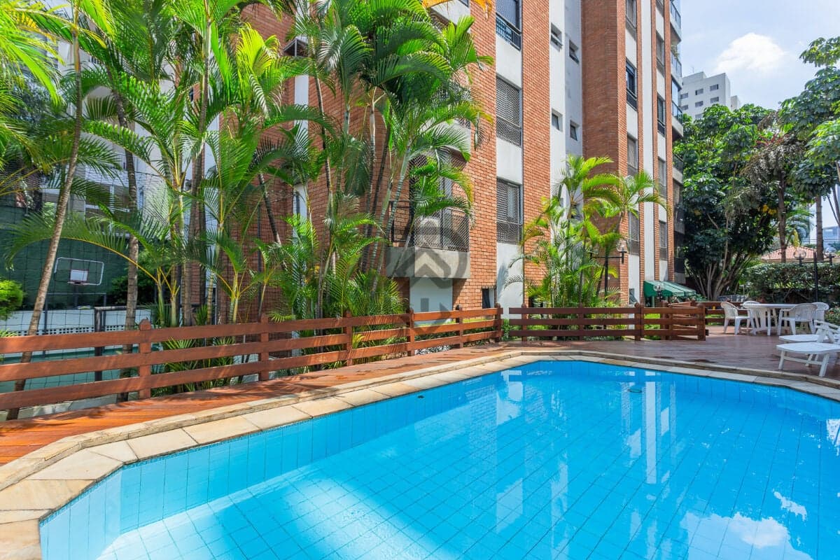 Apartamento Vila Nova Conceição reformado vista livre